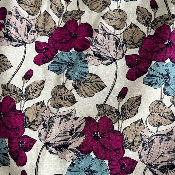 Ann Taylor Floral Tapestry Pencil Skirt sz 0 - Picture 2 of 9